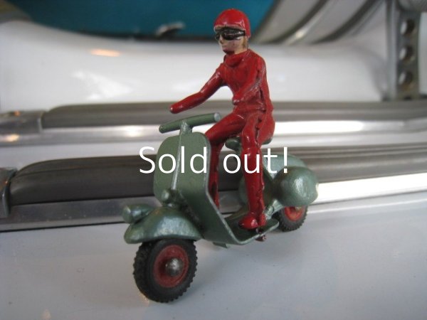 画像1: Diecast Vespa with rider