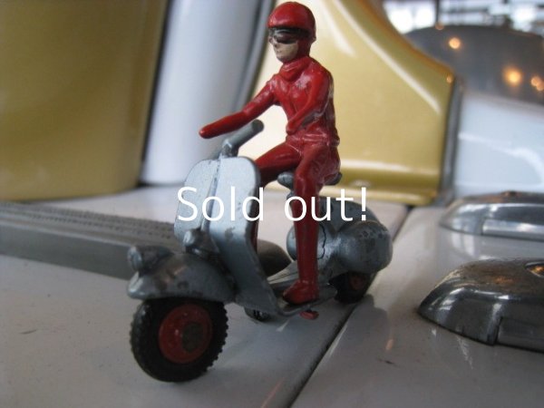 画像1: Diecast Vespa with rider