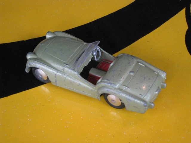 画像: Corgi Toys Triumph TR3