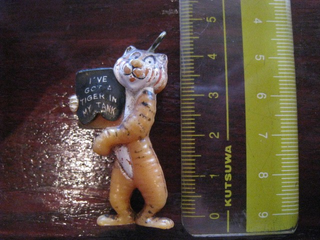 画像: Esso Tiger　vintage keyfob