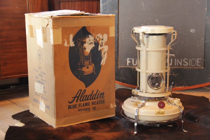 画像: Aladdin Blue Flame Heater,アラジンSeries16　デラックス,1967〜69　初期型　梁瀬（ヤナセ）赤ノブ