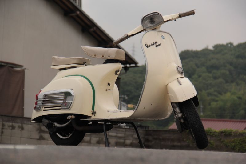 ベスパ Vespa 100 ボアアップ 133 レストアベース - オートバイ車体