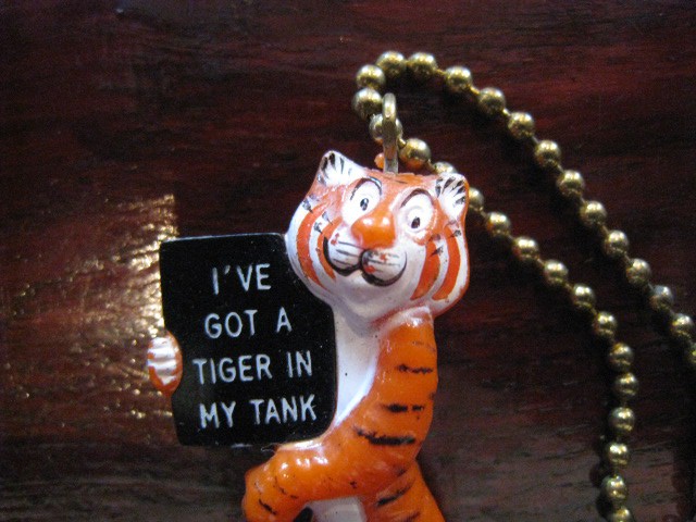 画像: Esso Tiger　vintage keyfob N,O,S