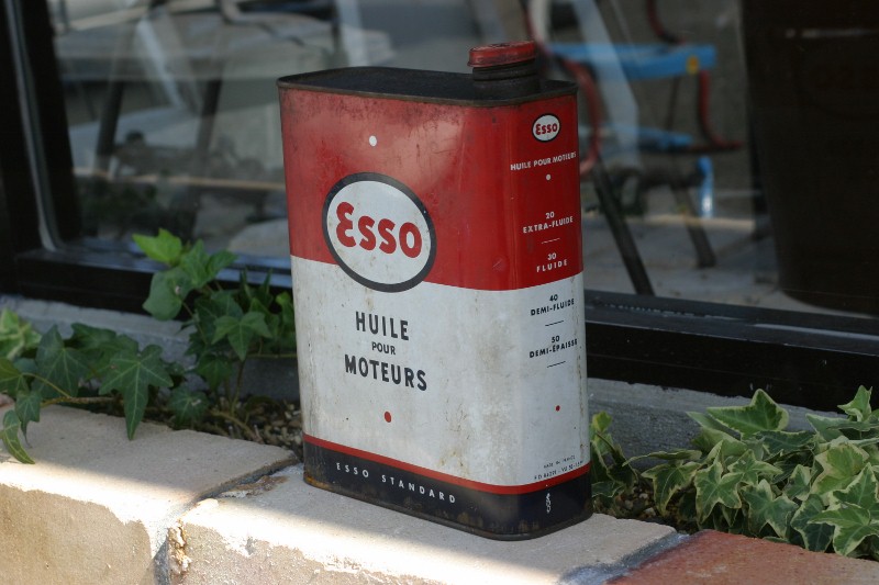 画像: Esso　Standard ビンテージオイル缶　　　　　　　　　　　　　　　　　　　　　　　　　　　　　　　　　　　　　　　