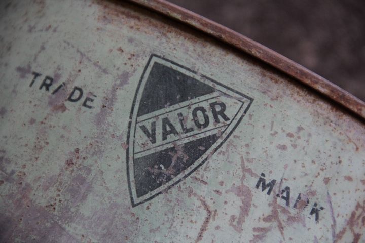画像: VALOR　OIL　DRUM　バーラーオイル　ドラム缶 　　　　　　　　　　　　　　　　　　　　　　　　　　　　　　　　