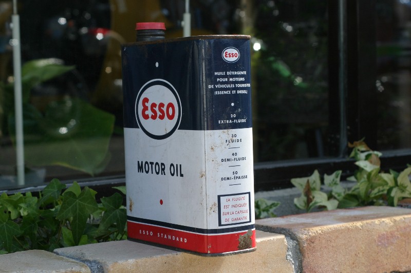 画像: Esso　Standard ビンテージオイル缶　　　　　　　　　　　　　　　　　　　　　　　　　　　　　　　　　　　　　　　
