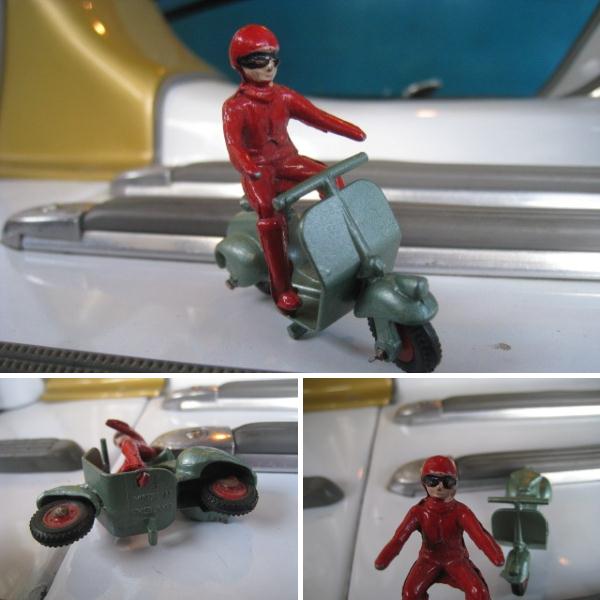 画像: Diecast Vespa with rider